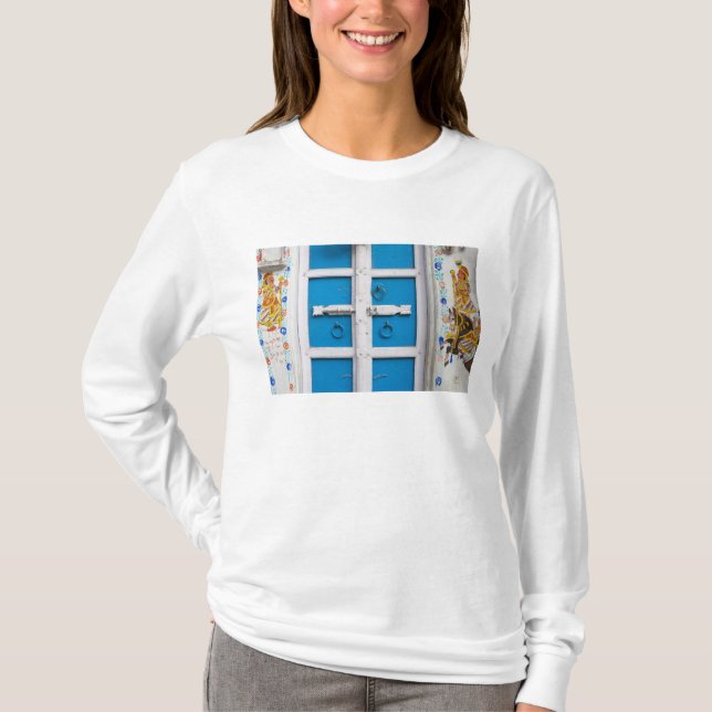 Hus målat blått, Udaipur, Rajasthan, Indien T-shirt (Framsida)