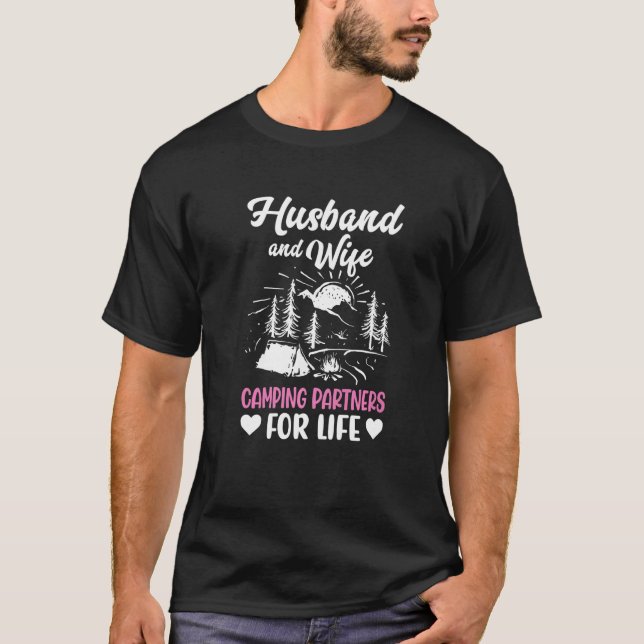 Husband and Wife Camping Partners for Life  Camper T Shirt (Framsida)