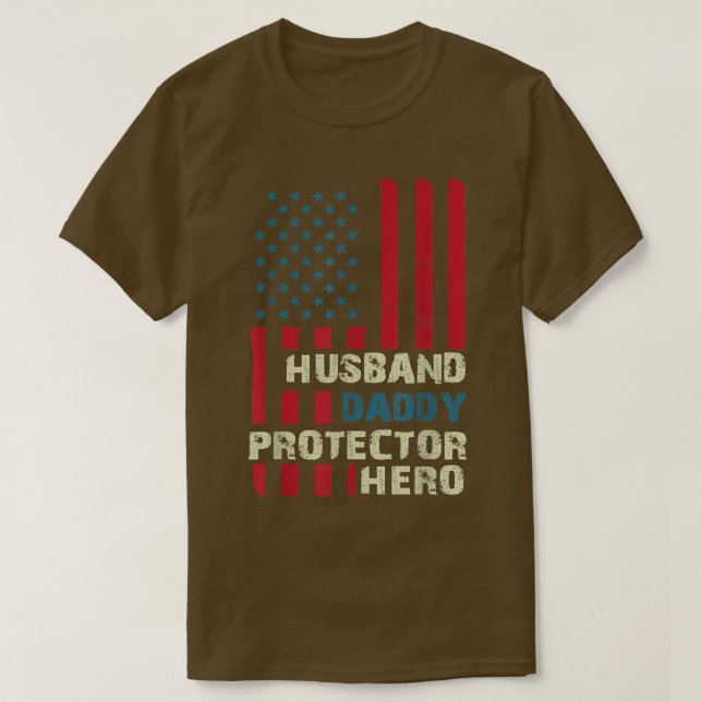 Husband Daddy Protector Hero American US Flag Fath T Shirt (Design framsida)
