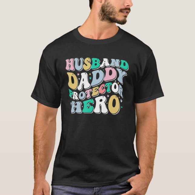 Husband daddy protector hero  cool father dad t shirt (Framsida)