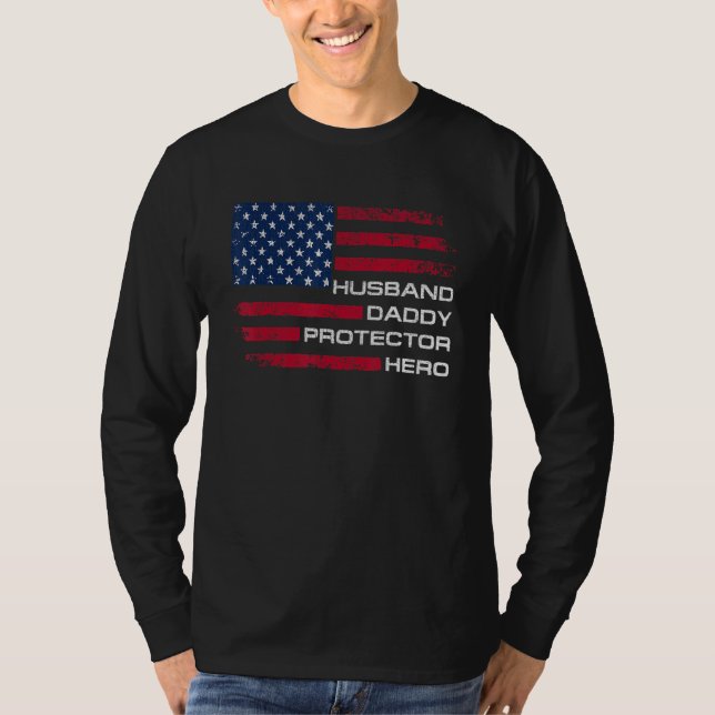 Husband Daddy Protector Hero Fathers Day Men T Shirt (Framsida)
