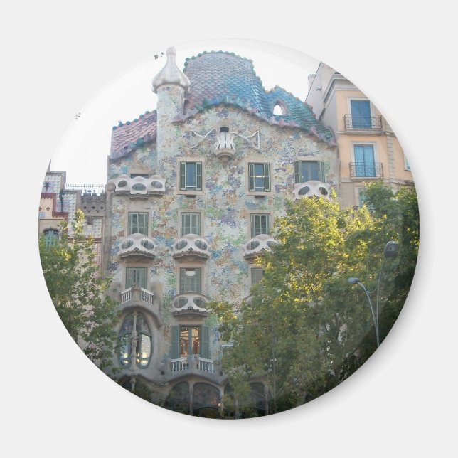 Huset Gaudi Stil i Barcelona Magnet (Framsidan)