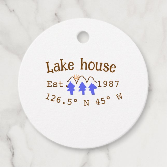 Huset i sjö. Datumårskoordinater lägga till anpass Gåvor Etiketter (Framsida)