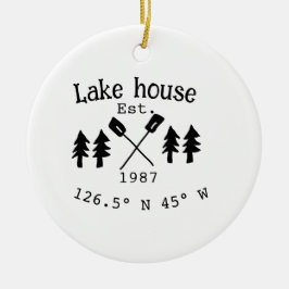 Huset i sjö. Datumårskoordinater lägga till anpass Julgransprydnad Keramik