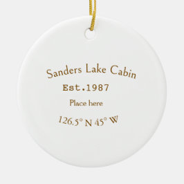 Huset i sjö. Datumårskoordinater lägga till anpass Julgransprydnad Keramik