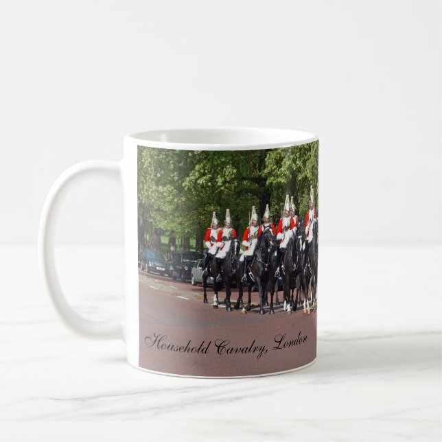 Hushållkavalleri rånar kaffemugg (Vänster)