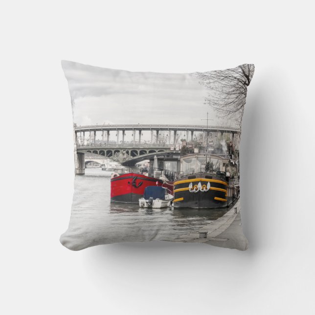 Hushållsbåtar förtöjda nära Pont Bir-Hakeim - Pari Kudde (Framsida)