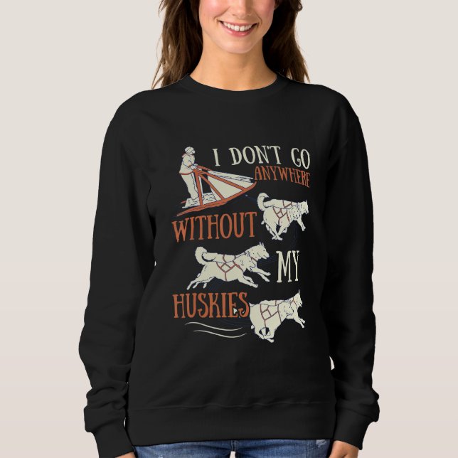 Husky Dog Sledding for an Alaska Sled Dog Rider T Shirt (Framsida)