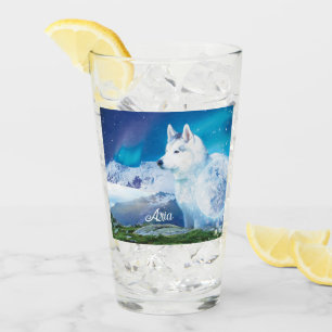 Husky hund med berg och norra ljus glaskopp