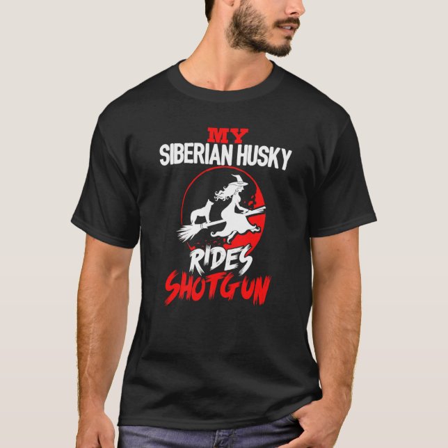 Husky Hund Rides Pistol Halloween T Shirt (Framsida)