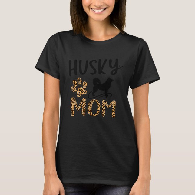 Husky mom animal print Leopard and Cute dog paw T Shirt (Framsida)
