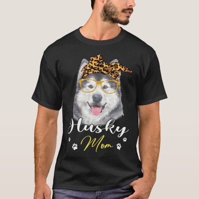 Husky Mom Leopard Print Dog T Shirt (Framsida)
