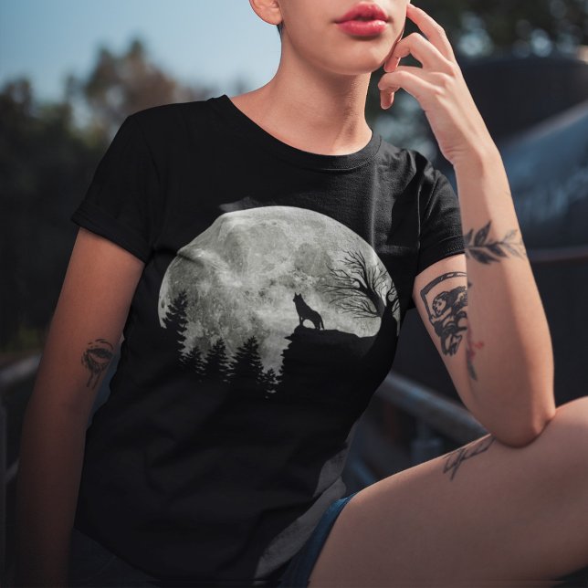 Husky stand på bergstalesoky Halloween Måne T Shirt (Skapare uppladdad)