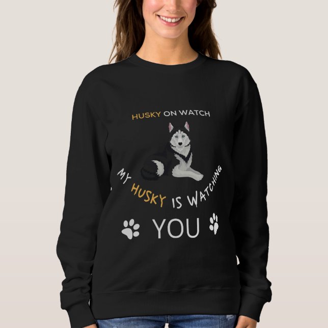 Husky tittar på mig. t shirt (Framsida)