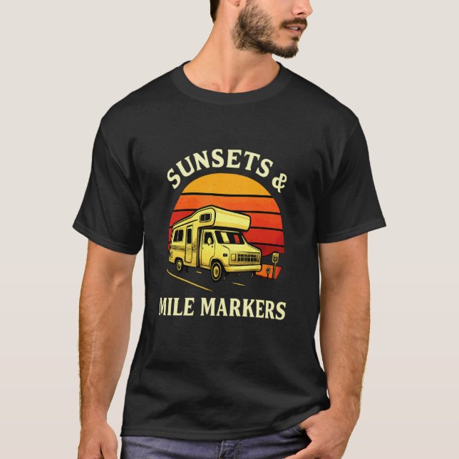 husvagn camping solnedgång & milstolpar husbil t shirt (Framsida)