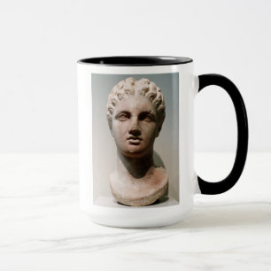 Huvud av en gudinna, 4th århundrade B.C. Mugg