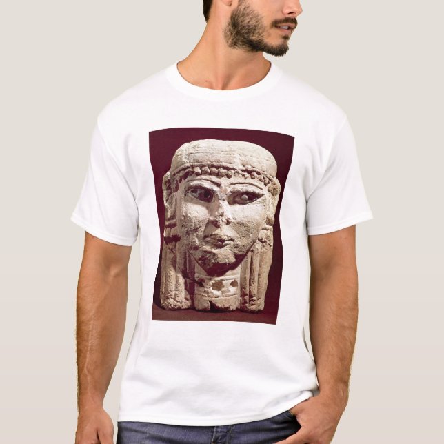 Huvud av gudinnan Ishtar, från Amman, Jordanien Tee (Framsida)