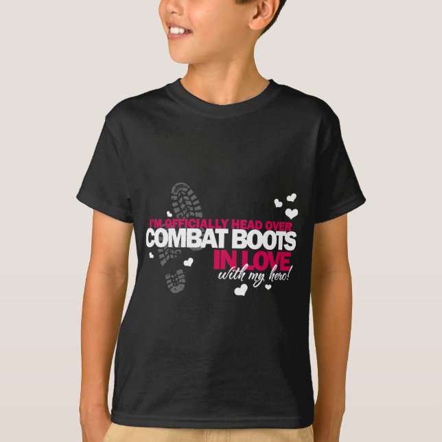 Huvud över stridkängor tee shirt (Framsida)