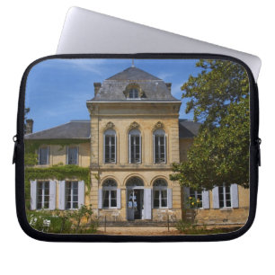 Huvudbyggnaden på slottet, renoverad av laptop sleeve