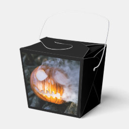 Huvudlösa ryttarens Jack-o-lantern-huvud i lågor Presentaskar