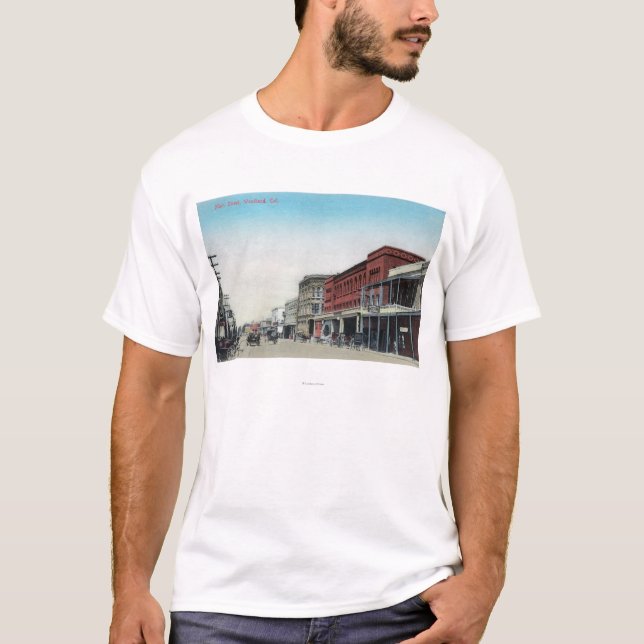 Huvudsaklig gata SceneWoodland, CA T Shirt (Framsida)