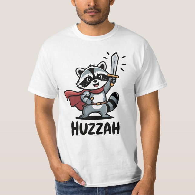 Huzzah Raccoon Knight Funny Sword T Shirt (Framsida)