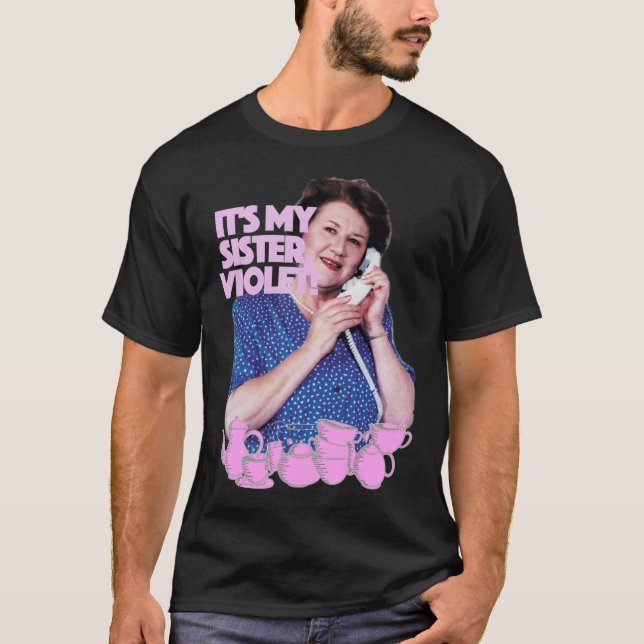 Hyacinth Bucket Essential T-Shirt (Framsida)