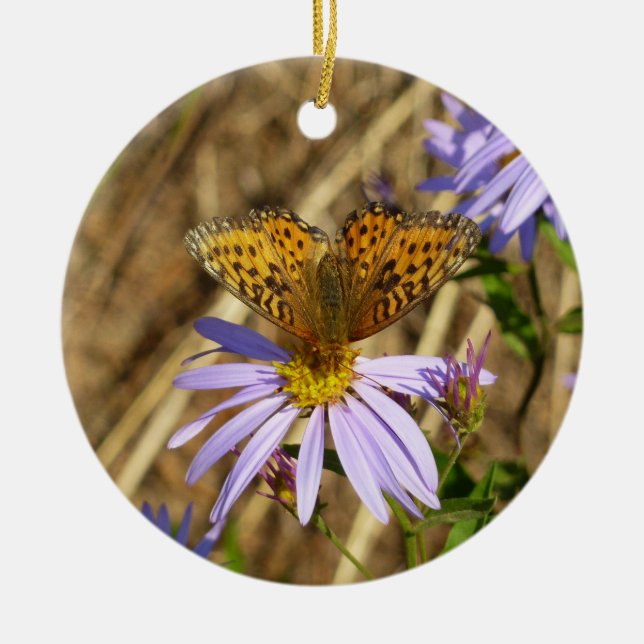 Hydaspe Fritillary on Lila Aster Flowers Julgransprydnad Keramik (Framsidan)