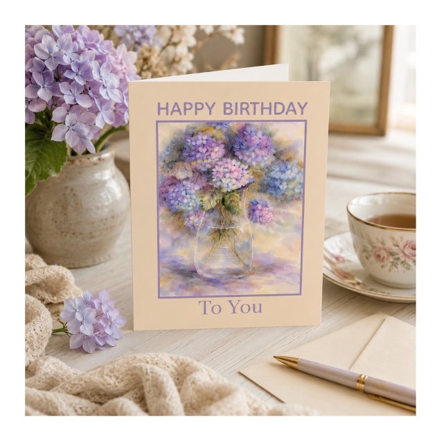 Hydrangea Födelsedagskort | Mjukt Lila Blommigt Ko Hälsningskort (Elegant hydrangea birthday card with soft watercolor florals and timeless boutique charm.)