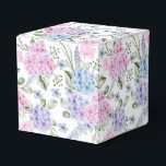Hydrangea Print Party Trebox Presentaskar<br><div class="desc">Parti-favärderrutan visas med en hydroangea-blommigt utskrift. Anpassa det här objektet eller köp som det är. Tips! Lägg till dina underbara behandlingar och lägg till lite festligt band.</div>