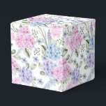 Hydrangea Print Party Trebox Presentaskar<br><div class="desc">Parti-favärderrutan visas med en hydroangea-blommigt utskrift. Anpassa det här objektet eller köp som det är. Tips! Lägg till dina underbara behandlingar och lägg till lite festligt band.</div>