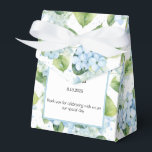 Hydrangea Print Party Trebox Presentaskar<br><div class="desc">Parti-favärderrutan visas med en hydroangea-blommigt utskrift. Anpassa det här objektet och ändra exempeltexten till din egen. Tips! Lägg till dina underbara behandlingar och lägg till lite festligt band. Licensierad bild</div>