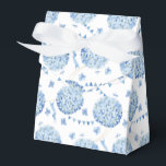 Hydrangea Print Party Trebox Presentaskar<br><div class="desc">Parti-favärderrutan visas med en hydroangea-blommigt utskrift. Anpassa det här objektet eller köp som det är. Tips! Lägg till dina underbara behandlingar och lägg till lite festligt band.</div>