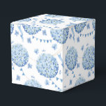 Hydrangea Print Party Trebox Presentaskar<br><div class="desc">Parti-favärderrutan visas med en hydroangea-blommigt utskrift. Anpassa det här objektet eller köp som det är. Tips! Lägg till dina underbara behandlingar och lägg till lite festligt band.</div>