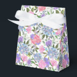 Hydrangea Print Party Trebox Presentaskar<br><div class="desc">Parti-favärderrutan visas med en hydroangea-blommigt utskrift. Anpassa det här objektet eller köp som det är. Tips! Lägg till dina underbara behandlingar och lägg till lite festligt band.</div>