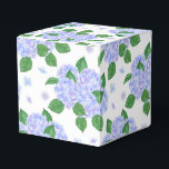 Hydrangea Print Party Trebox Presentaskar<br><div class="desc">Parti-favärderrutan visas med en hydroangea-blommigt utskrift. Anpassa det här objektet eller köp som det är. Tips! Lägg till dina underbara behandlingar och lägg till lite festligt band.</div>