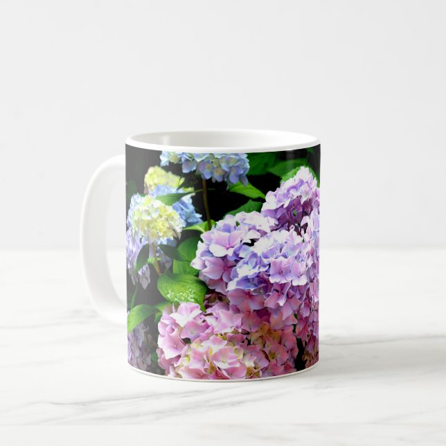 Hydrangea-trädgård, rosa, blått, lila blommigt kaffemugg (Framsida vänster)
