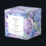 Hydrangea Tryck Festlig Presentlåda<br><div class="desc">Presentlådan visas med ett blomtryck av hydrangea. 
Anpassa denna artikel och ändra exempeltexten till din egen.
Tips: Lägg bara till dina fantastiska godsaker och lägg till lite festlig band.



Bilder med licens</div>