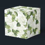 Hydrangea Tryckfestlåda för present Presentaskar<br><div class="desc">Presentasken visas med ett vitt hydrangea-blommönster. 
Anpassa denna vara eller köp som den är.
Tips: Lägg bara till dina fantastiska godsaker och lägg till lite festlig band.



Bilder med licens</div>