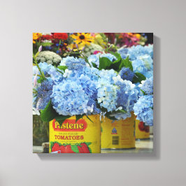 Hydrangeas och Fresh Flowers i Tomato Cans Canvastryck