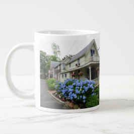Hydrangeas på hörnet - Martha's Vineyard Jumbo Mugg