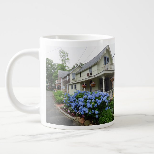 Hydrangeas på hörnet - Martha's Vineyard Jumbo Mugg (Vänster)