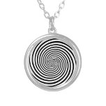 Hypnotic Hypnosis Spiral Necklace Silverpläterat Halsband<br><div class="desc">Lägg till en nyssnitts till smyckessamlingen med vårt silver-halsband med en maskerande svart och vit Hypnosis spiral-design - perfektens sinne och tidsbender! Denna biet som fångar öga fångar upp de optiska illusionernas lockelse och skapar en förfärande effekt som drar in alla. Oavsett om du är fascinerad av det medvetslösa, vertigo...</div>