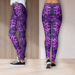 Hypnotis fractal deep lila-blomma leggings<br><div class="desc">Höjd ditt stil-spel med dessa hypnotiska djupa lila-fraktala ben, visa blommönster som mäter energi och elegans. De är tillverkade av mjuk, andningsbar väv och är perfekt för aktivt slitage eller bära av avslappnader. Oavsett om du slår på gymmet, kör igenom staden eller kör hem, så kommer de här lagren att...</div>