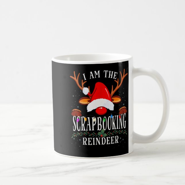 I Am The Scrapbooking Reindeer Christmas Family  Kaffemugg (Höger)