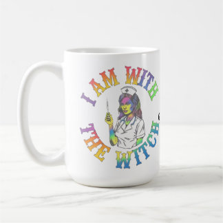 I Am With The Witch Retro Medical Nurse Graphic Kaffemugg