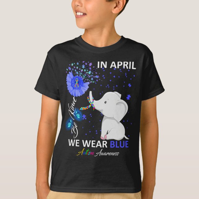 I april 2011 bäror vi den blå elefantautism t shirt (Framsida)