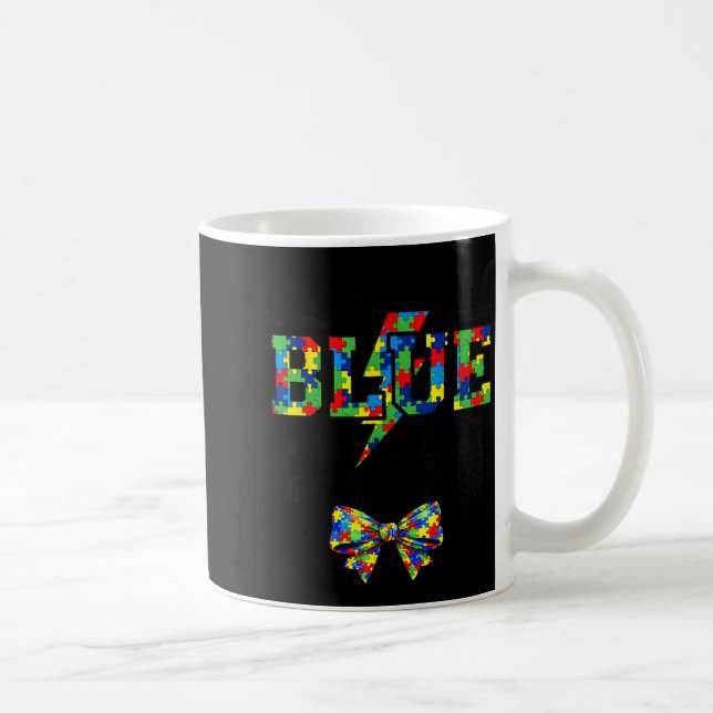 i april bär vi blå autism medvetenhet pussel kaffemugg (Höger)