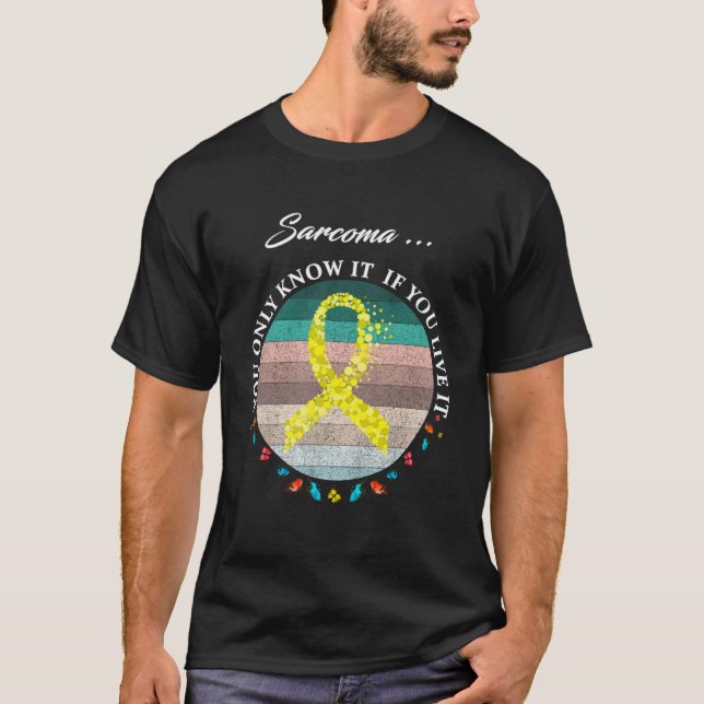 I Bära Gult for Sarcoma Awareness Warrior Pullov T Shirt (Framsida)