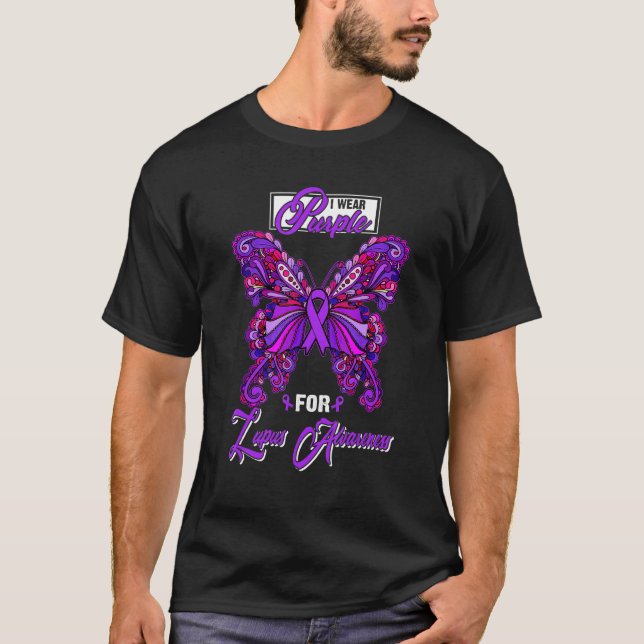 I Bära Lila for Lupus Awareness Butterfly Ribbon T Shirt (Framsida)